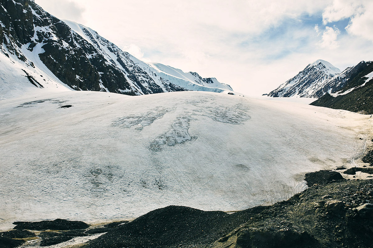7 владимирских ребят отправились на Алтай, причем на русской машине. Добирались до места земляки 3 дня. По пути посетили множество городов. А по приезде рассказали нам, как сэкономить и что посмотреть в одном из самых красивых регионов страны.