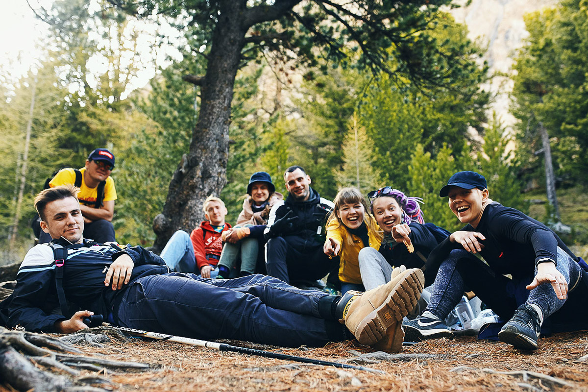 7 владимирских ребят отправились на Алтай, причем на русской машине. Добирались до места земляки 3 дня. По пути посетили множество городов. А по приезде рассказали нам, как сэкономить и что посмотреть в одном из самых красивых регионов страны.