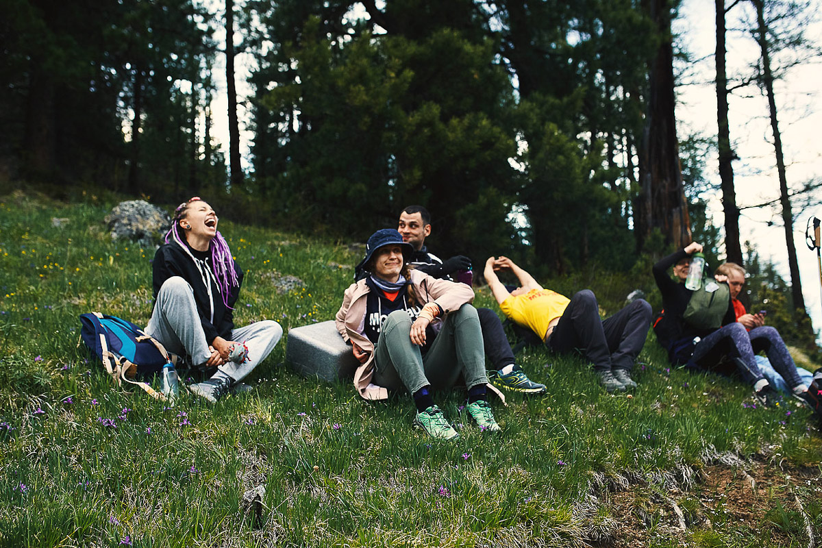 7 владимирских ребят отправились на Алтай, причем на русской машине. Добирались до места земляки 3 дня. По пути посетили множество городов. А по приезде рассказали нам, как сэкономить и что посмотреть в одном из самых красивых регионов страны.