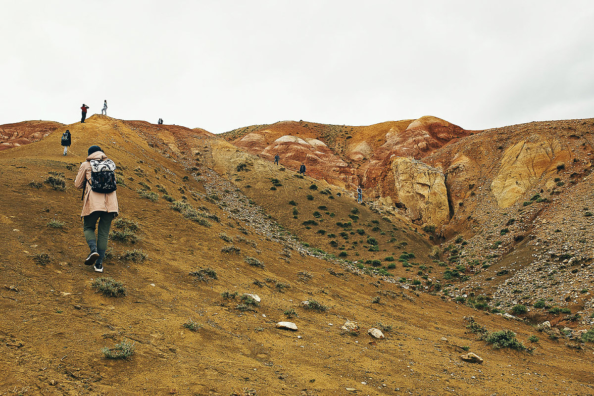 7 владимирских ребят отправились на Алтай, причем на русской машине. Добирались до места земляки 3 дня. По пути посетили множество городов. А по приезде рассказали нам, как сэкономить и что посмотреть в одном из самых красивых регионов страны.