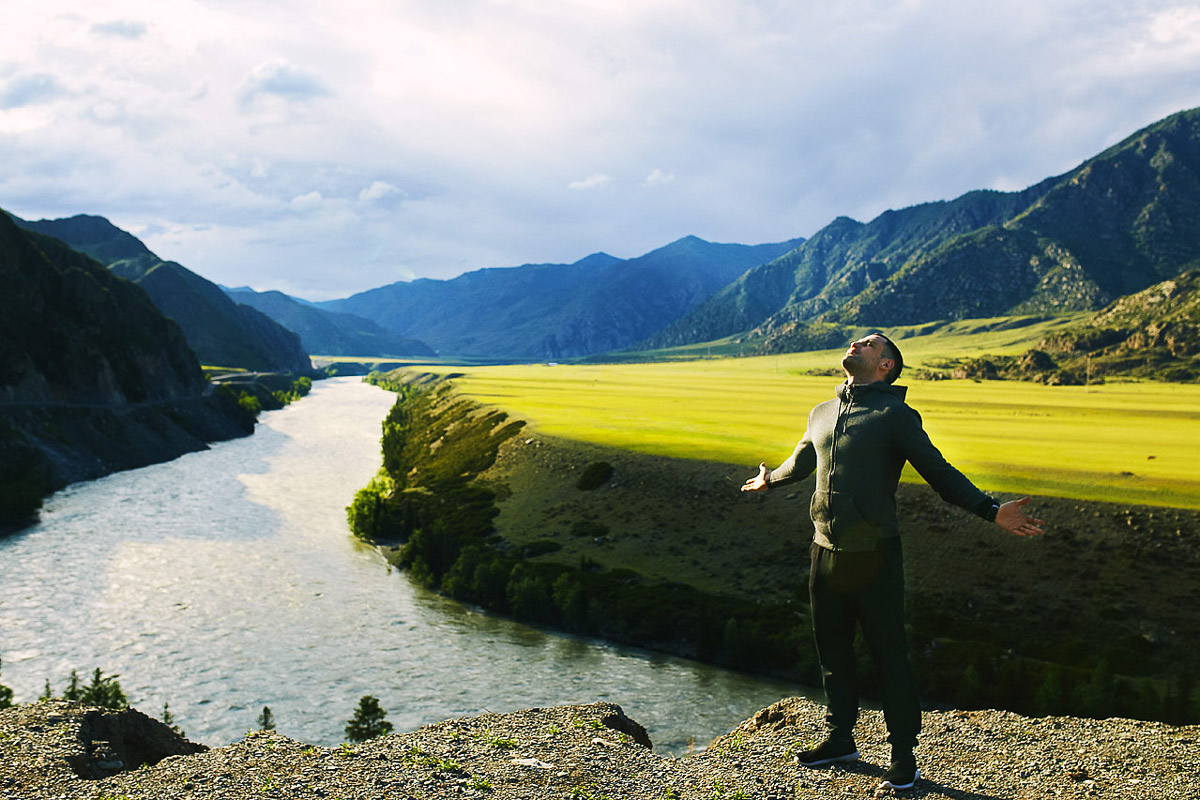 7 владимирских ребят отправились на Алтай, причем на русской машине. Добирались до места земляки 3 дня. По пути посетили множество городов. А по приезде рассказали нам, как сэкономить и что посмотреть в одном из самых красивых регионов страны.
