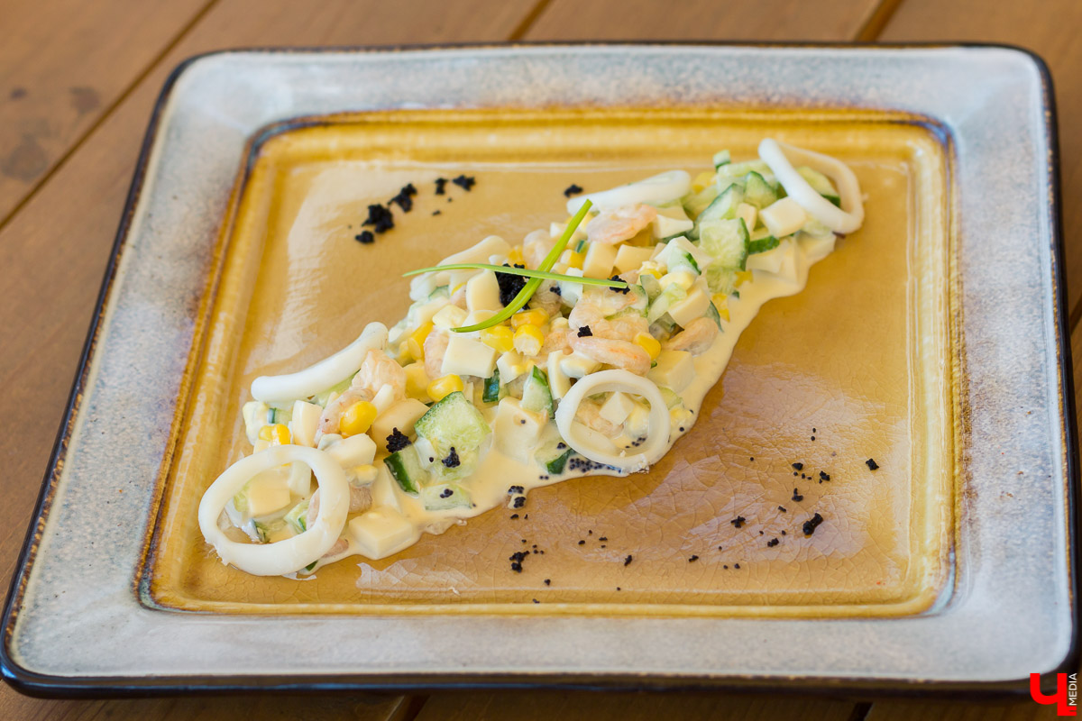 Команда блогеров устроила тест летней веранде гриль-бара “Грильмания”. Ребята дегустировали салаты, закуски, блюда на мангале, фруктовые чаи и десерты. А потом составили рейтинг самых вкусных блюд.