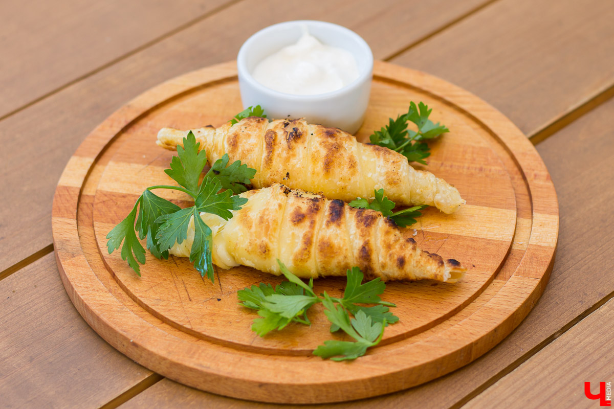 Команда блогеров устроила тест летней веранде гриль-бара “Грильмания”. Ребята дегустировали салаты, закуски, блюда на мангале, фруктовые чаи и десерты. А потом составили рейтинг самых вкусных блюд.