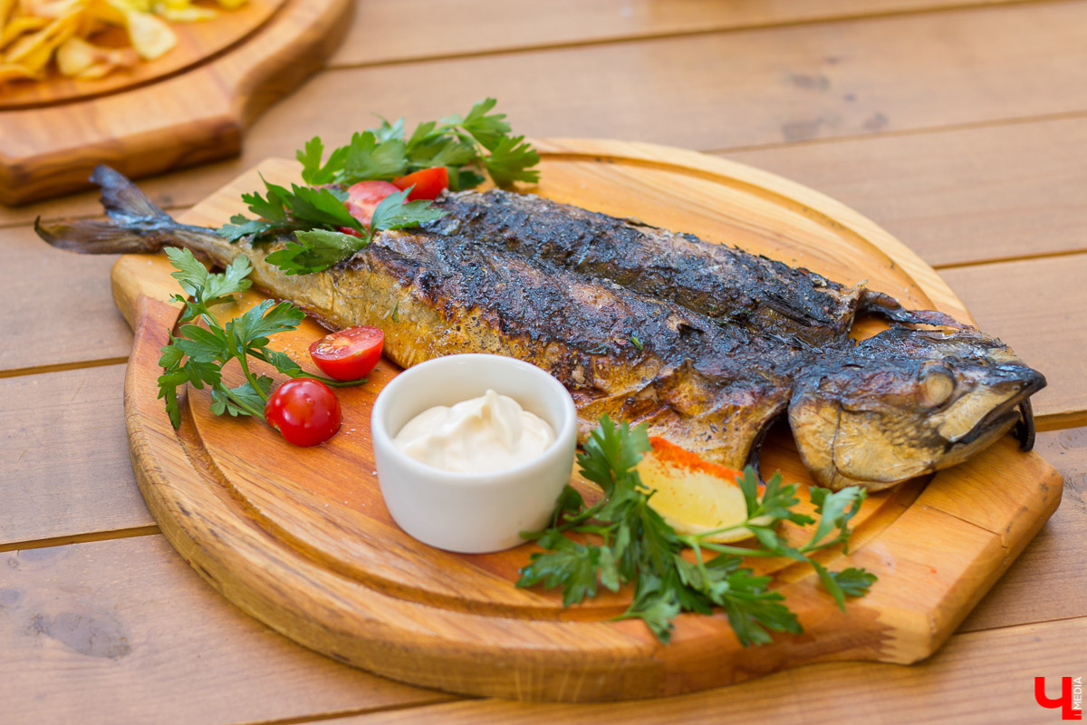 Команда блогеров устроила тест летней веранде гриль-бара “Грильмания”. Ребята дегустировали салаты, закуски, блюда на мангале, фруктовые чаи и десерты. А потом составили рейтинг самых вкусных блюд.