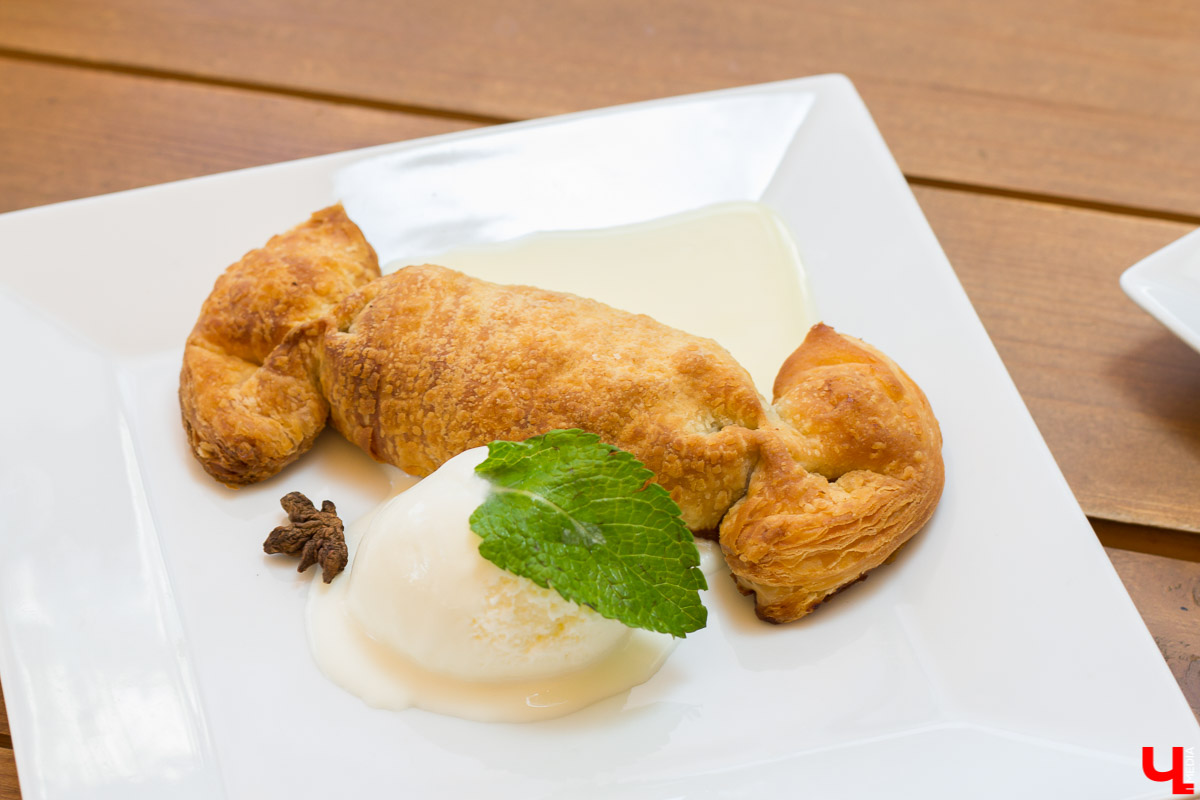 Команда блогеров устроила тест летней веранде гриль-бара “Грильмания”. Ребята дегустировали салаты, закуски, блюда на мангале, фруктовые чаи и десерты. А потом составили рейтинг самых вкусных блюд.