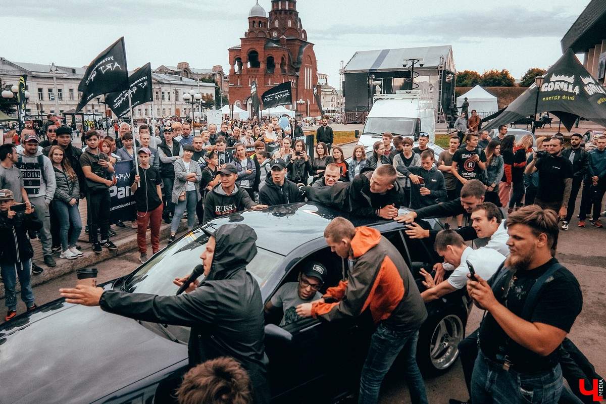Во Владимире прошли соревнования по автозвуку. Чемпионат состоялся в рамках празднования Дня молодежи. Победителем стал Олег Писклов.