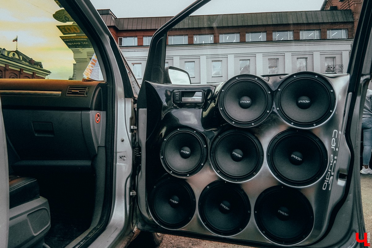 Во Владимире прошли соревнования по автозвуку. Чемпионат состоялся в рамках празднования Дня молодежи. Победителем стал Олег Писклов.