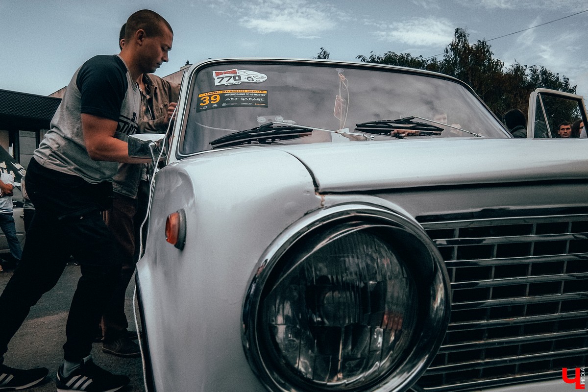 Во Владимире прошли соревнования по автозвуку. Чемпионат состоялся в рамках празднования Дня молодежи. Победителем стал Олег Писклов.