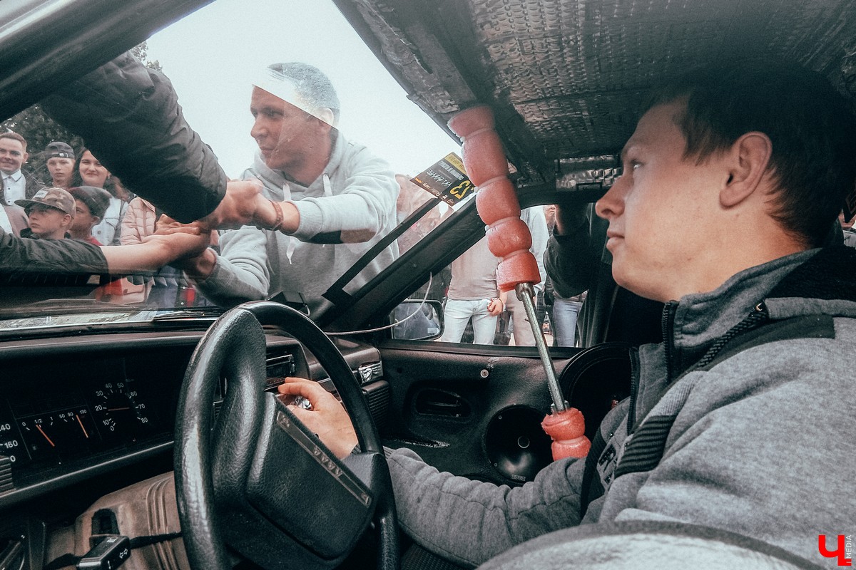 Во Владимире прошли соревнования по автозвуку. Чемпионат состоялся в рамках празднования Дня молодежи. Победителем стал Олег Писклов.