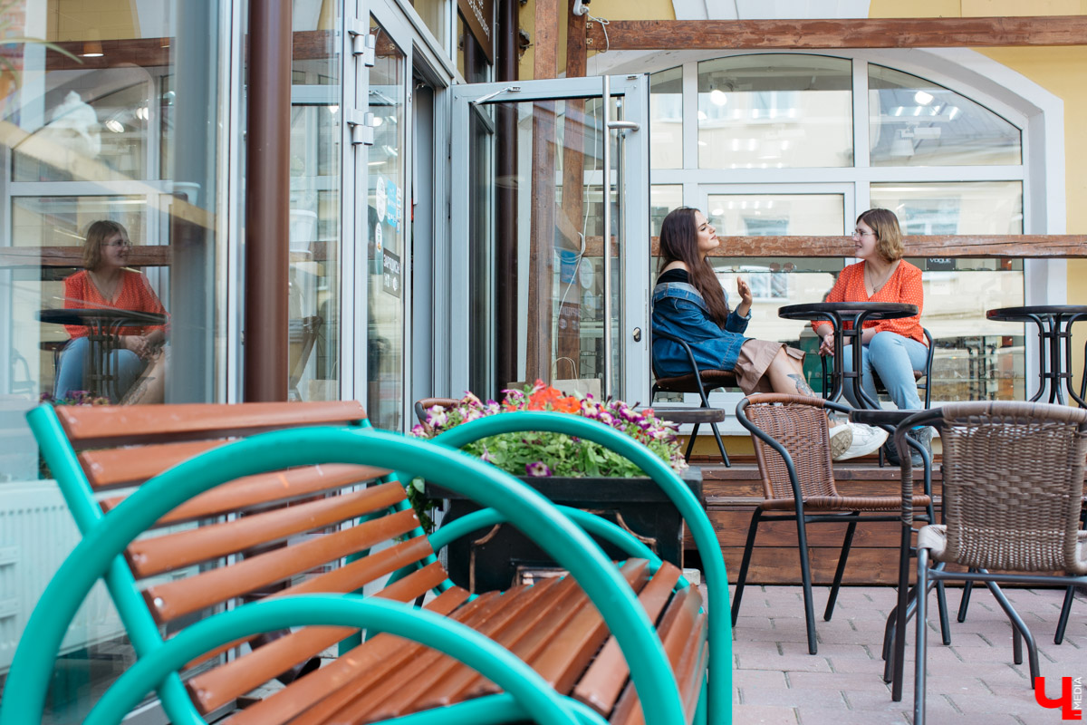 Реставраторы Валерия Измайлова и Анастасия Глуцкая рассказали о тонкостях своей работы.