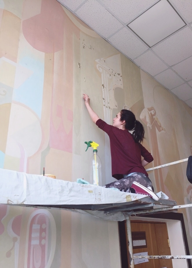 Реставраторы Валерия Измайлова и Анастасия Глуцкая рассказали о тонкостях своей работы.