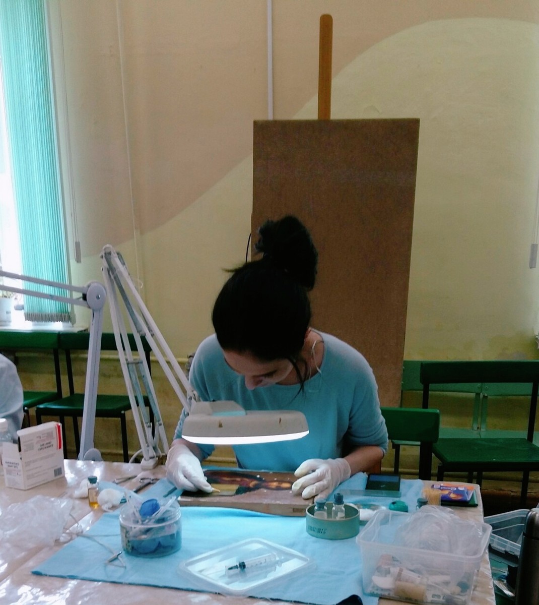 Реставраторы Валерия Измайлова и Анастасия Глуцкая рассказали о тонкостях своей работы.