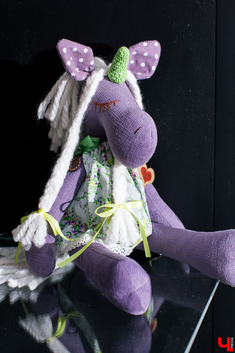 Во Владимире открылся магазин цветов Юлии Красновой. Главные достоинства - самый большой в области холодильник, низкие цены и прямые поставки экзотических цветов.