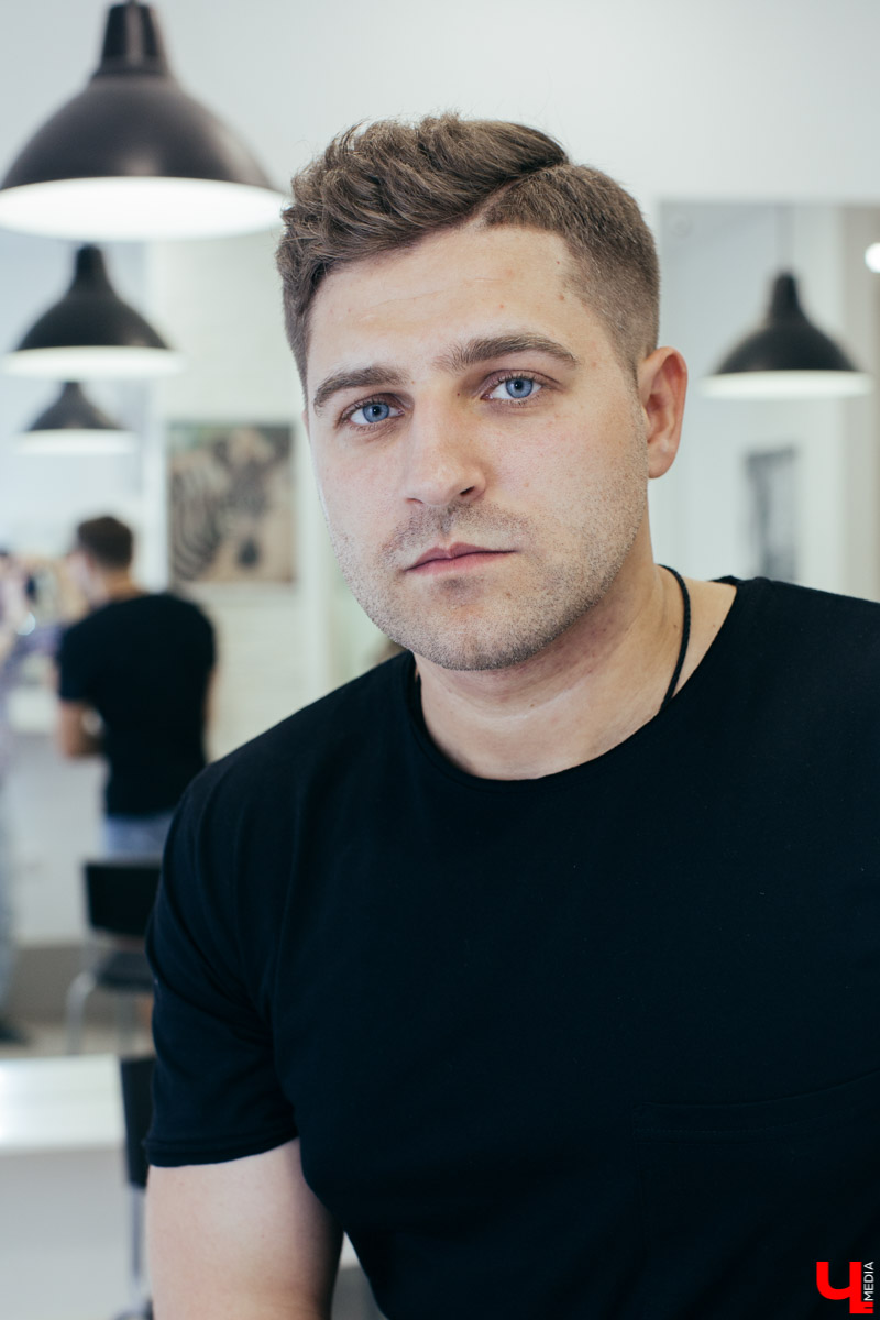 Какие мужские стрижки сейчас актуальны в нашем городе? Мы обратились с этим вопросом к специалисту, который работает в индустрии красоты (причем именно мужской) уже 15 лет.