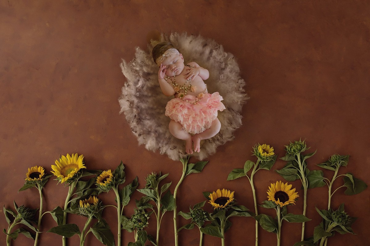 Наверняка вы слышали такое новомодное слово - “доула”. И почти так же наверняка не особенно понимаете, чем же она все-таки занимается. Угадали? Тогда статья специально для вас. Спойлер: мужчинам тоже будет полезно.