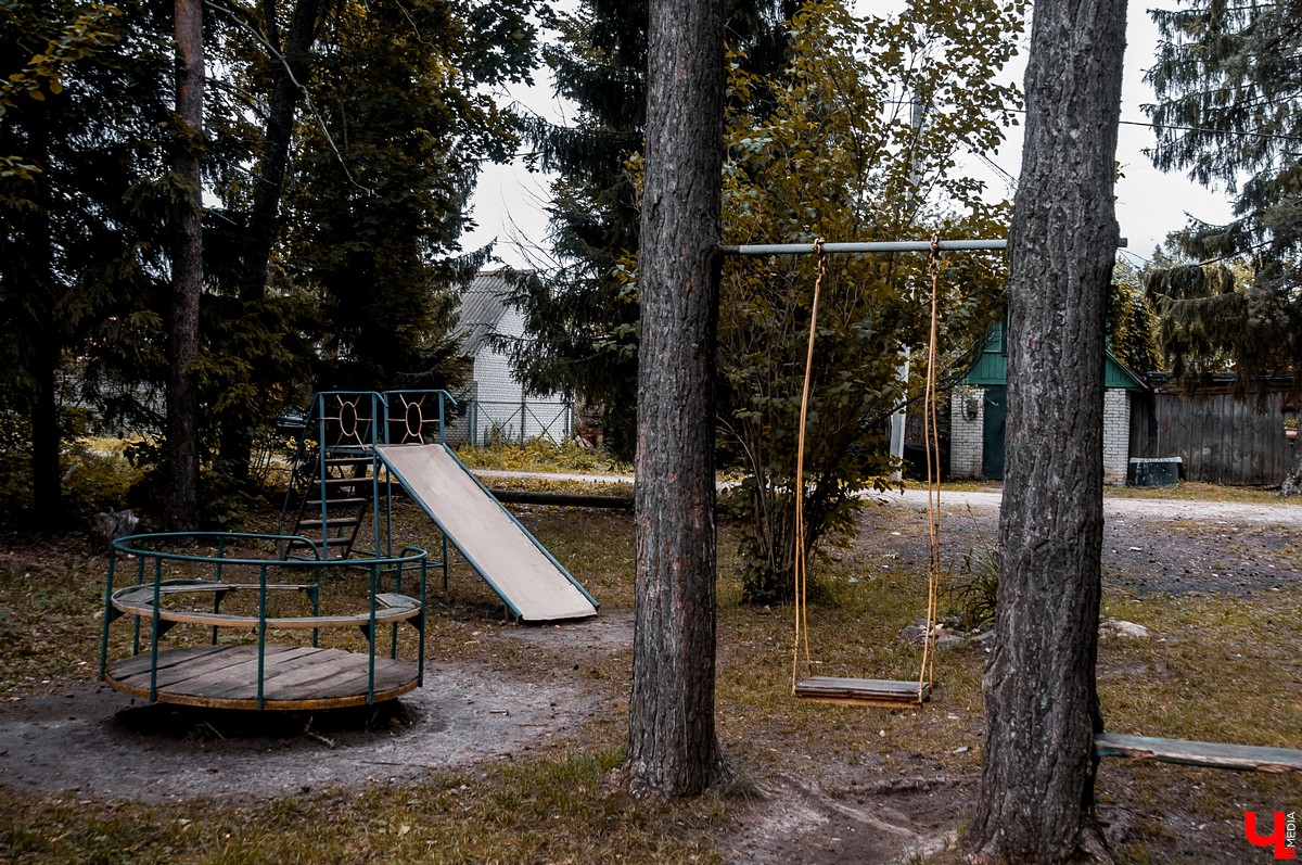 Экскурсия по имению Безобразовых в селе Патакино. Фотографии руин и сохранившихся построек