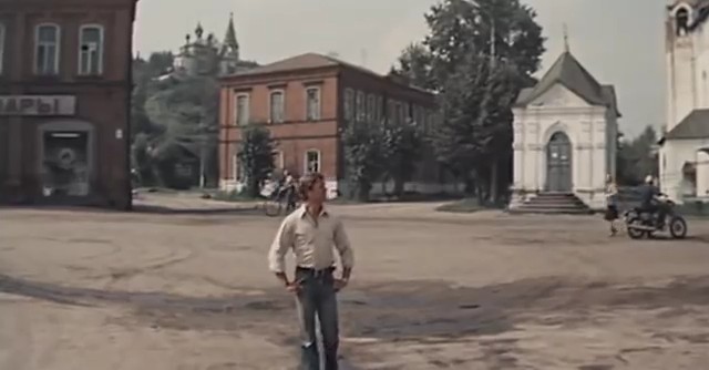 Компания “Иванда Фильм” и режиссер Вячеслав Росс объявили о начале работы над новогодней комедией. Часть сцен планируют снимать в Гороховце.