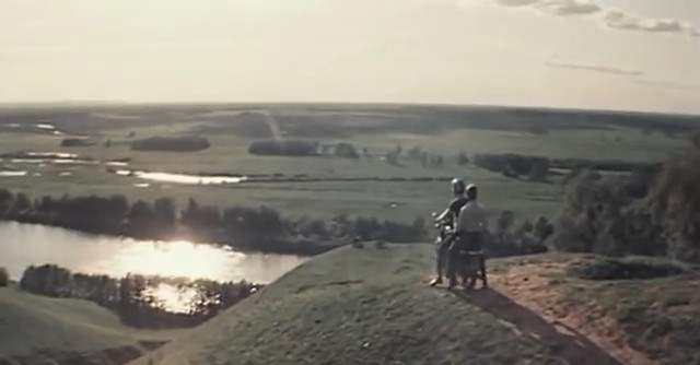 Компания “Иванда Фильм” и режиссер Вячеслав Росс объявили о начале работы над новогодней комедией. Часть сцен планируют снимать в Гороховце.