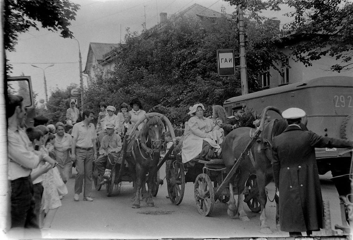 Компания “Иванда Фильм” и режиссер Вячеслав Росс объявили о начале работы над новогодней комедией. Часть сцен планируют снимать в Гороховце.
