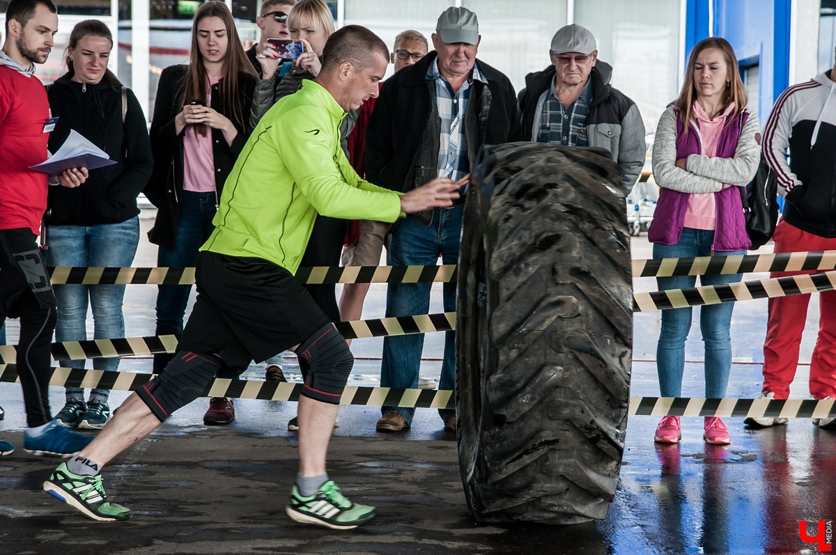 Во Владимире прошел межрегиональный чемпионат по кроссфиту. На него приехало 18 команд из ЦФО. Победителями стали спортсмены из Костромы