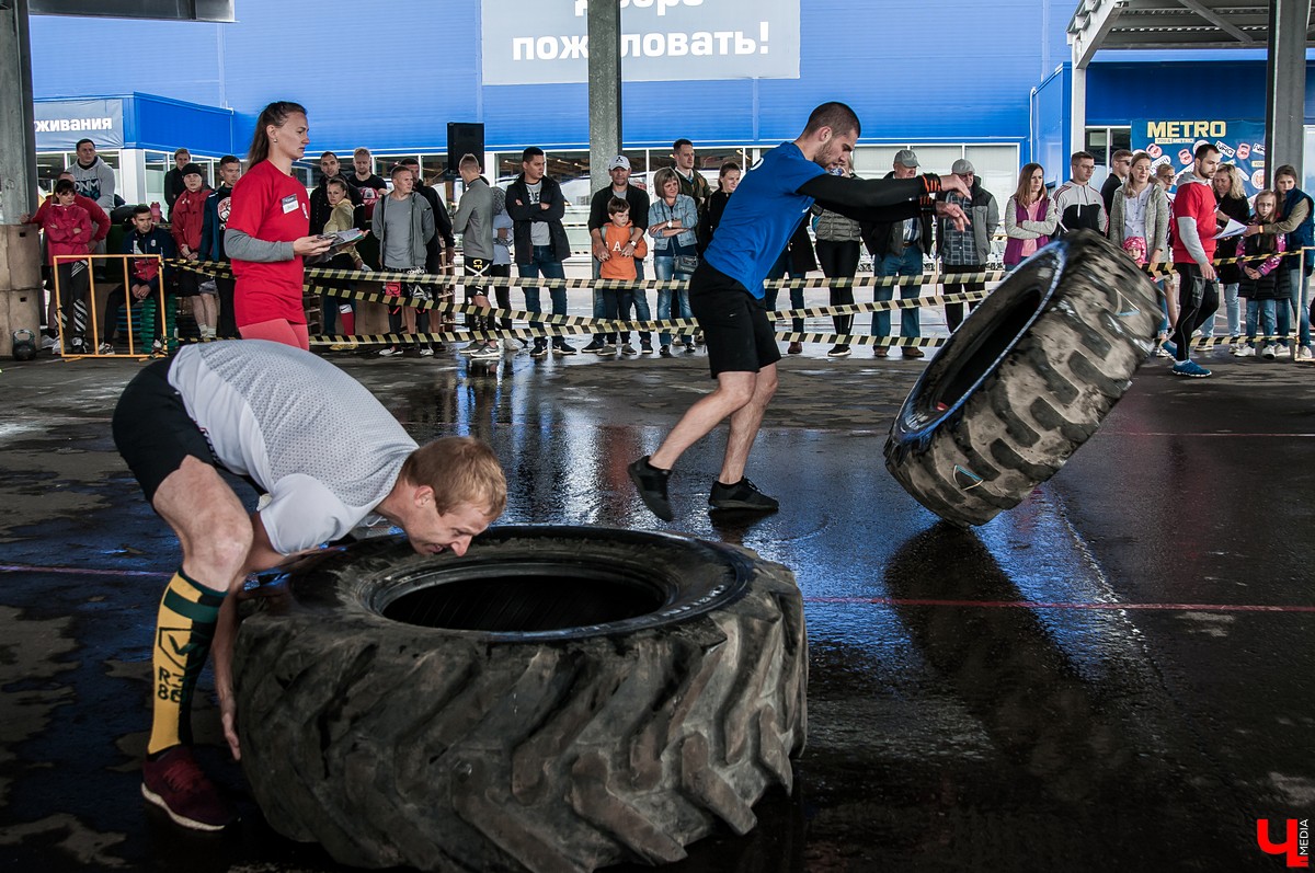 Во Владимире прошел межрегиональный чемпионат по кроссфиту. На него приехало 18 команд из ЦФО. Победителями стали спортсмены из Костромы
