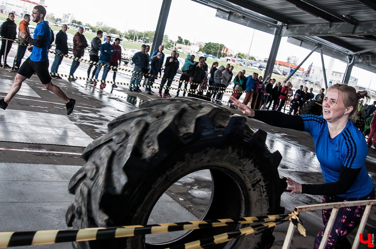 Во Владимире прошел межрегиональный чемпионат по кроссфиту. На него приехало 18 команд из ЦФО. Победителями стали спортсмены из Костромы