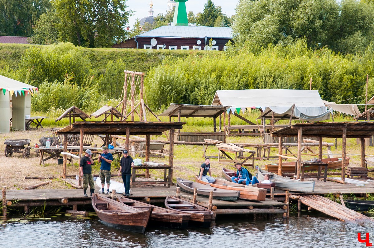 В Суздале прошли съемки сериала “Угрюм-река”. В город приехали известные актеры - Александр Балуев и Александр Горбатов. Сериал снимают для Первого канала.