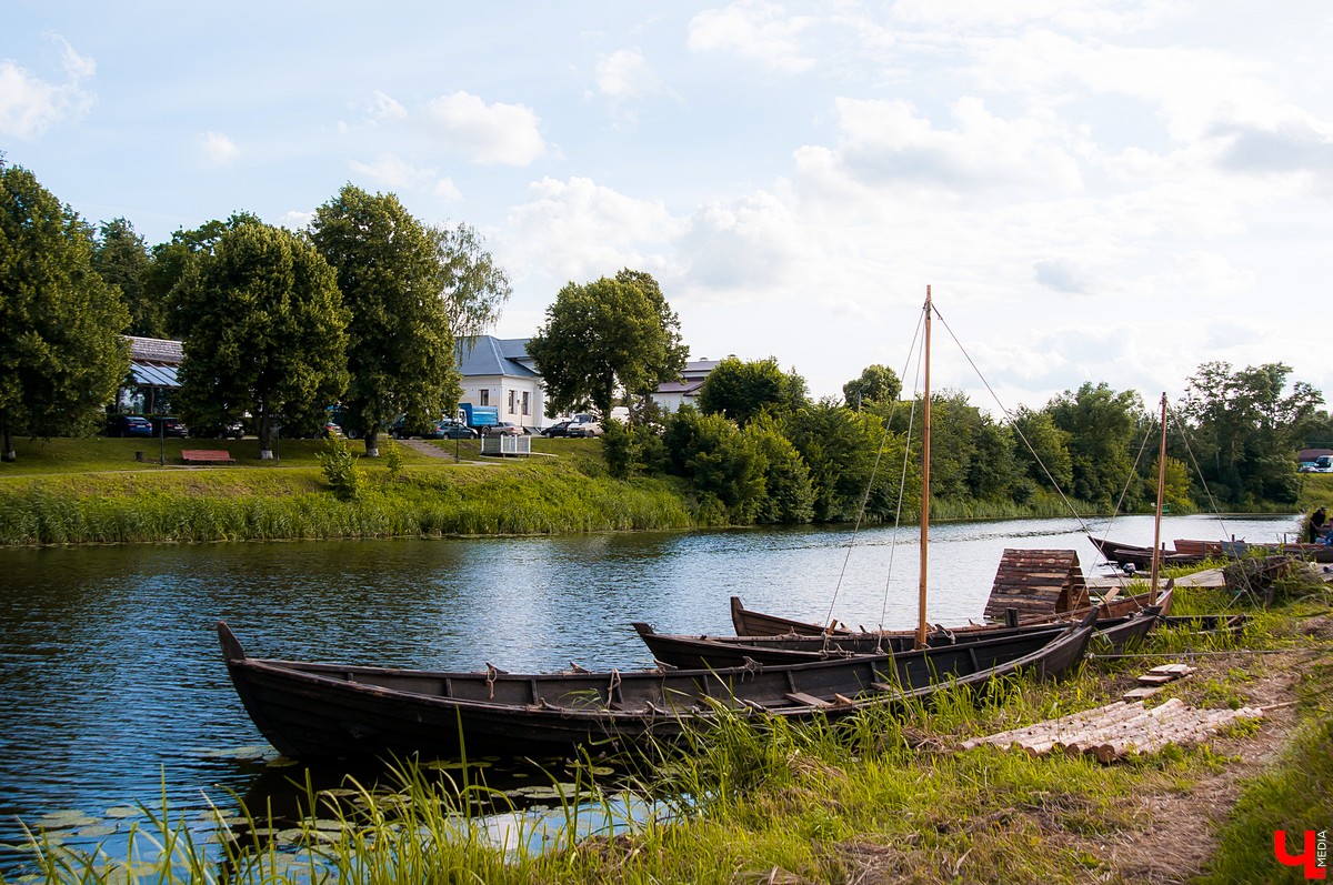 В Суздале прошли съемки сериала “Угрюм-река”. В город приехали известные актеры - Александр Балуев и Александр Горбатов. Сериал снимают для Первого канала.