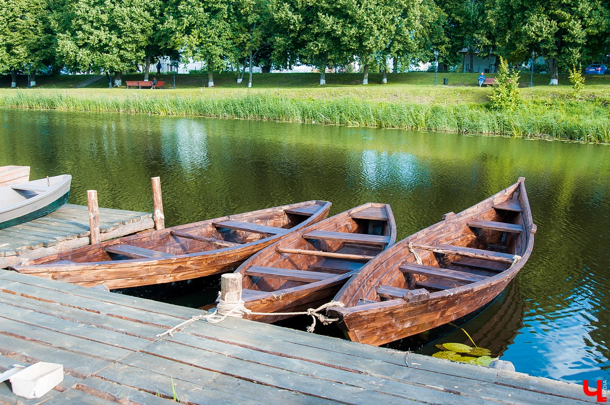 В Суздале прошли съемки сериала “Угрюм-река”. В город приехали известные актеры - Александр Балуев и Александр Горбатов. Сериал снимают для Первого канала.