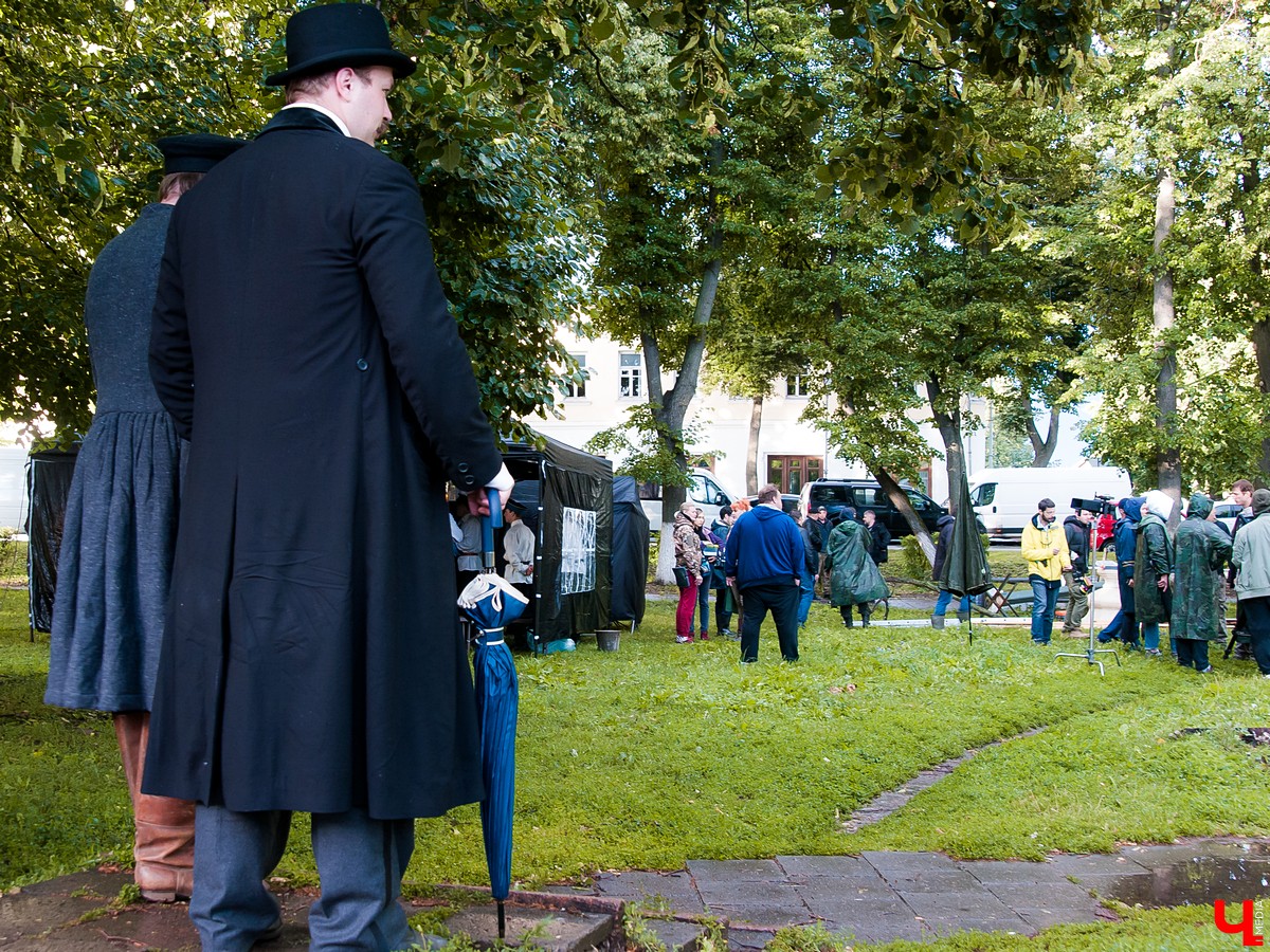 В Суздале прошли съемки сериала “Угрюм-река”. В город приехали известные актеры - Александр Балуев и Александр Горбатов. Сериал снимают для Первого канала.