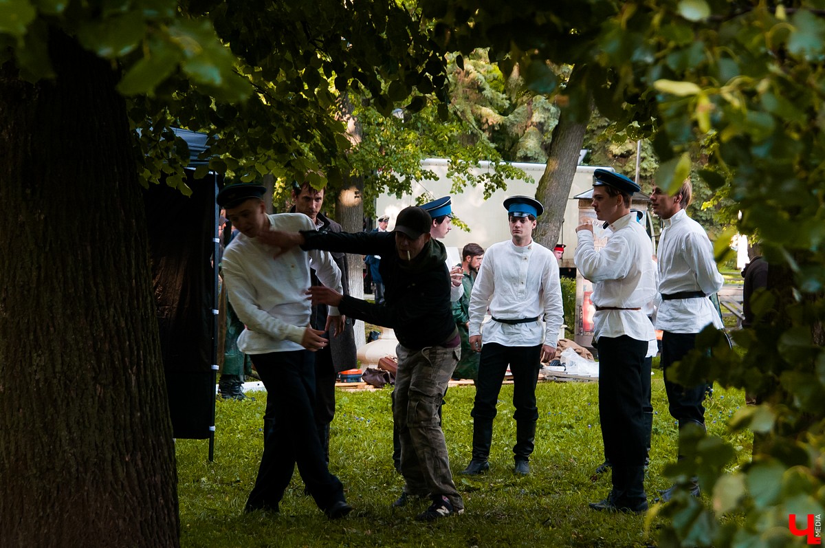 В Суздале прошли съемки сериала “Угрюм-река”. В город приехали известные актеры - Александр Балуев и Александр Горбатов. Сериал снимают для Первого канала.