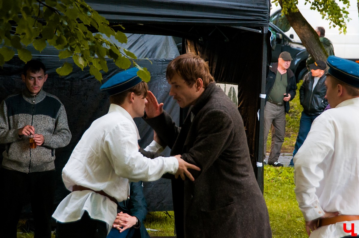 В Суздале прошли съемки сериала “Угрюм-река”. В город приехали известные актеры - Александр Балуев и Александр Горбатов. Сериал снимают для Первого канала.