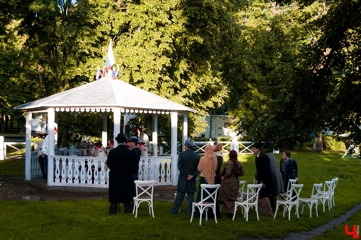 В Суздале прошли съемки сериала “Угрюм-река”. В город приехали известные актеры - Александр Балуев и Александр Горбатов. Сериал снимают для Первого канала.