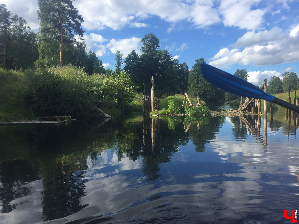 Корреспондент “Ключ-Медиа” сплавился на байдарке по реке Судогда. Маршрут пролегал от одноименного города до места впадения реки в Клязьму. Какие же локации стали самыми интересными? Узнаете, прочитав наш материал.