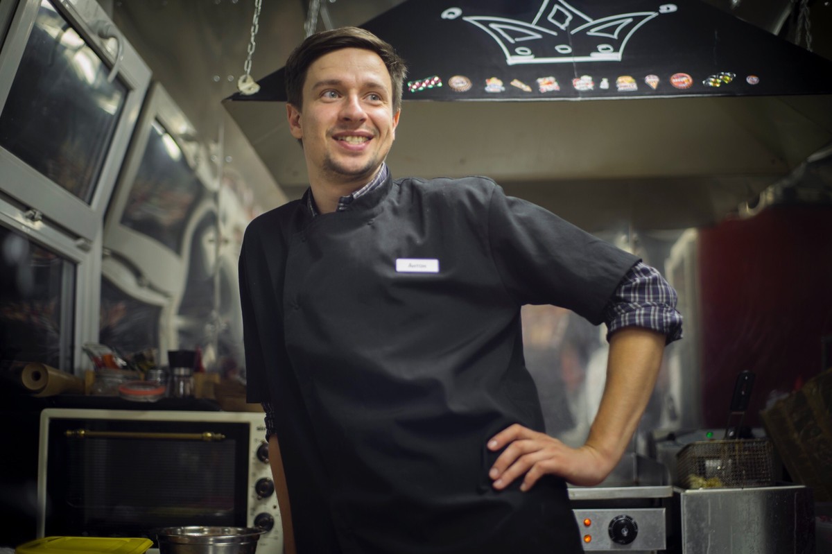 Владелец гриль-бара «Паприка» придумал адаптировать под суздальские реалии знаменитую настолку «Монополия». На игровом поле размещены крупнейшие представители турбизнеса. Участники смогут развивать их либо банкротить - по желанию