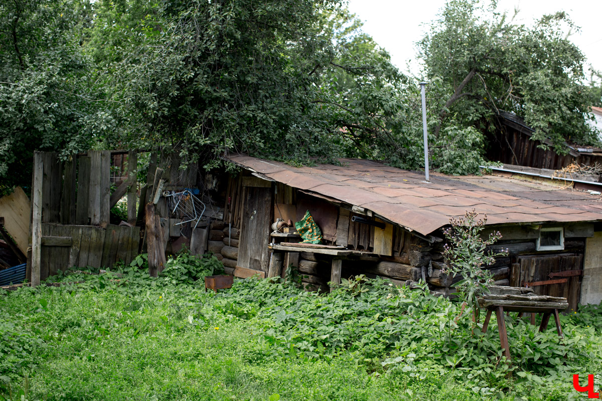 Архитектурная летняя школа “Точка роста” проводит воркшоп по исследованию и переосмыслению старой жилой застройки города Владимира.