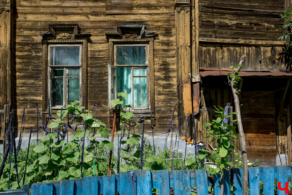 Архитектурная летняя школа “Точка роста” проводит воркшоп по исследованию и переосмыслению старой жилой застройки города Владимира.