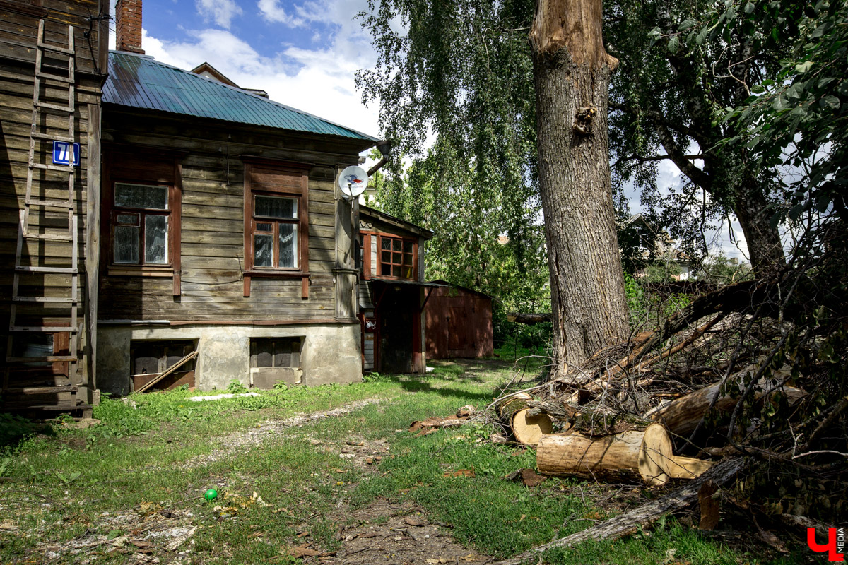 Архитектурная летняя школа “Точка роста” проводит воркшоп по исследованию и переосмыслению старой жилой застройки города Владимира.