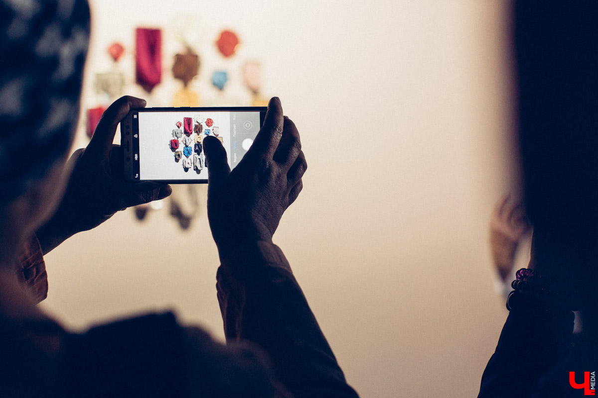 Во Владимире открылась выставка современного искусства «OUT.Наружу». Она вызвала возмущение местных активистов и собрала в своих стенах всю творческую тусовку города.