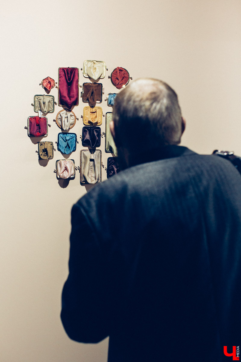 Во Владимире открылась выставка современного искусства «OUT.Наружу». Она вызвала возмущение местных активистов и собрала в своих стенах всю творческую тусовку города.