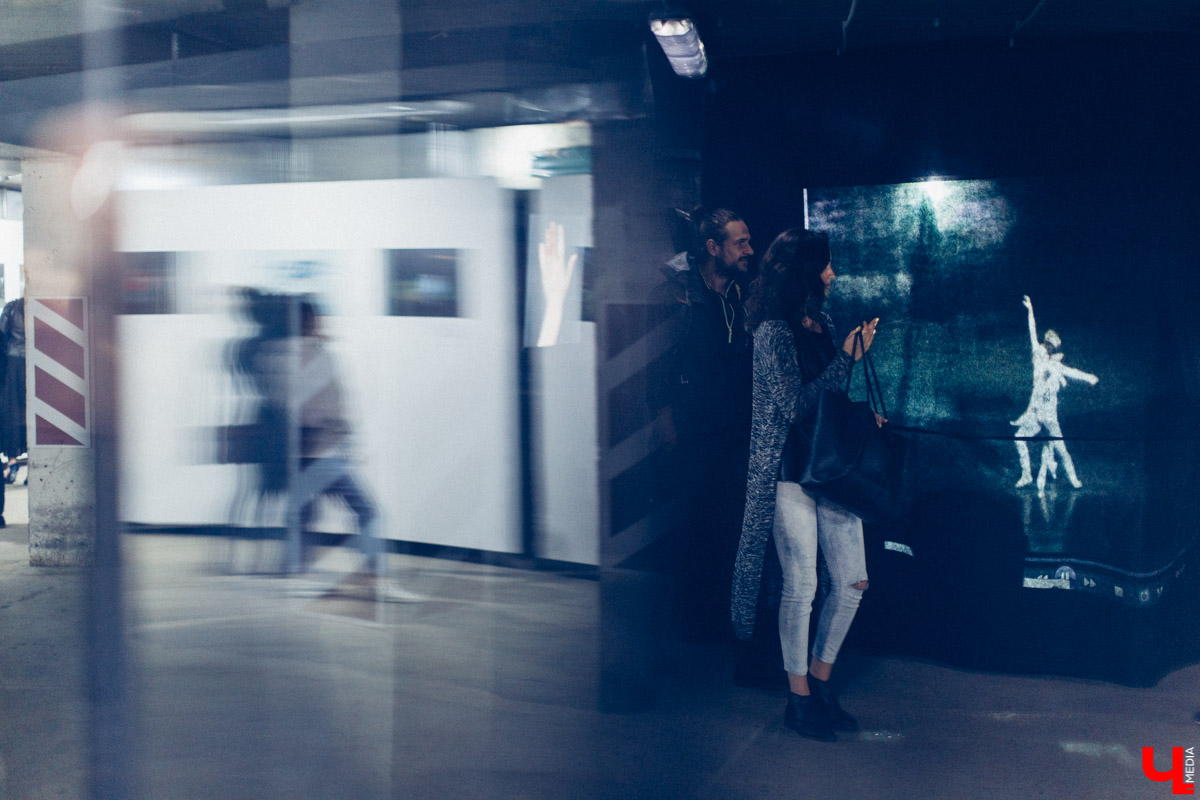 Во Владимире открылась выставка современного искусства «OUT.Наружу». Она вызвала возмущение местных активистов и собрала в своих стенах всю творческую тусовку города.