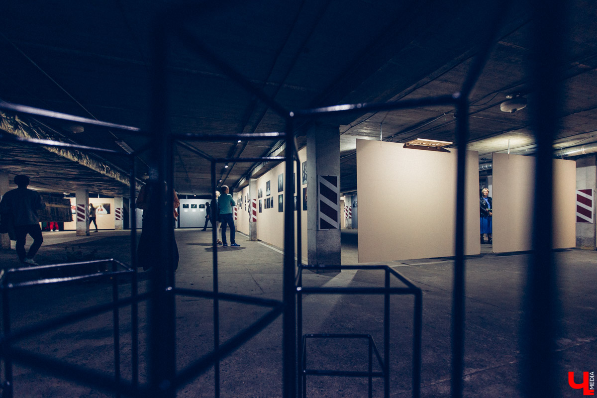 Во Владимире открылась выставка современного искусства «OUT.Наружу». Она вызвала возмущение местных активистов и собрала в своих стенах всю творческую тусовку города.