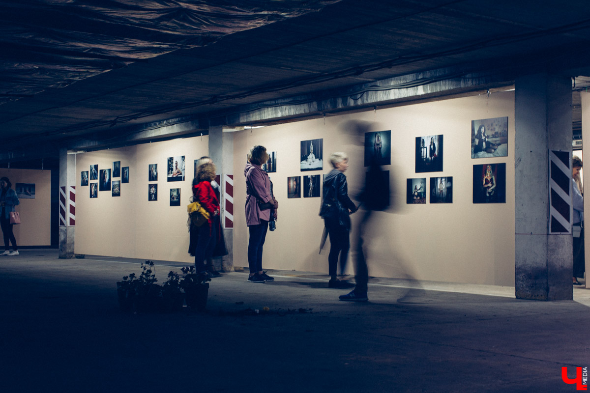 Во Владимире открылась выставка современного искусства «OUT.Наружу». Она вызвала возмущение местных активистов и собрала в своих стенах всю творческую тусовку города.