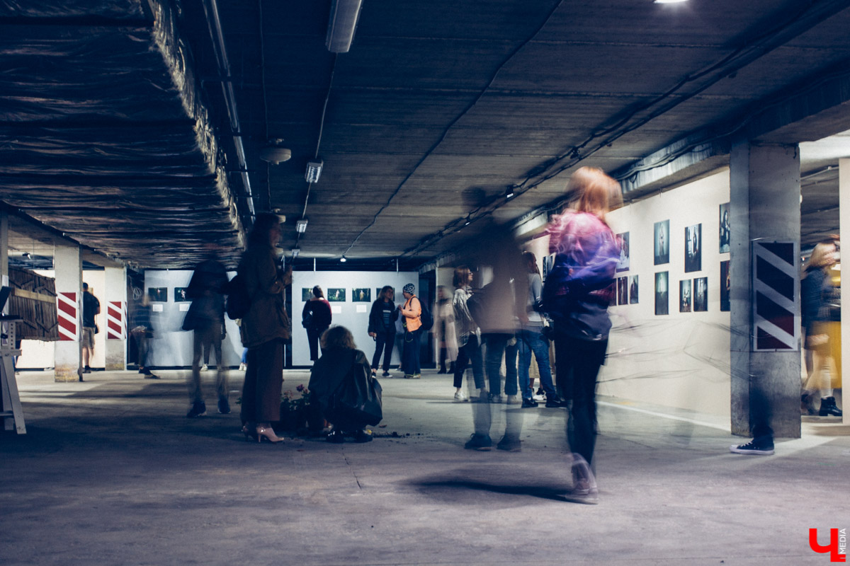 Во Владимире открылась выставка современного искусства «OUT.Наружу». Она вызвала возмущение местных активистов и собрала в своих стенах всю творческую тусовку города.