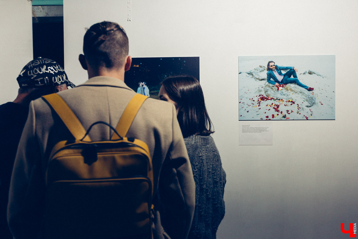 Во Владимире открылась выставка современного искусства «OUT.Наружу». Она вызвала возмущение местных активистов и собрала в своих стенах всю творческую тусовку города.