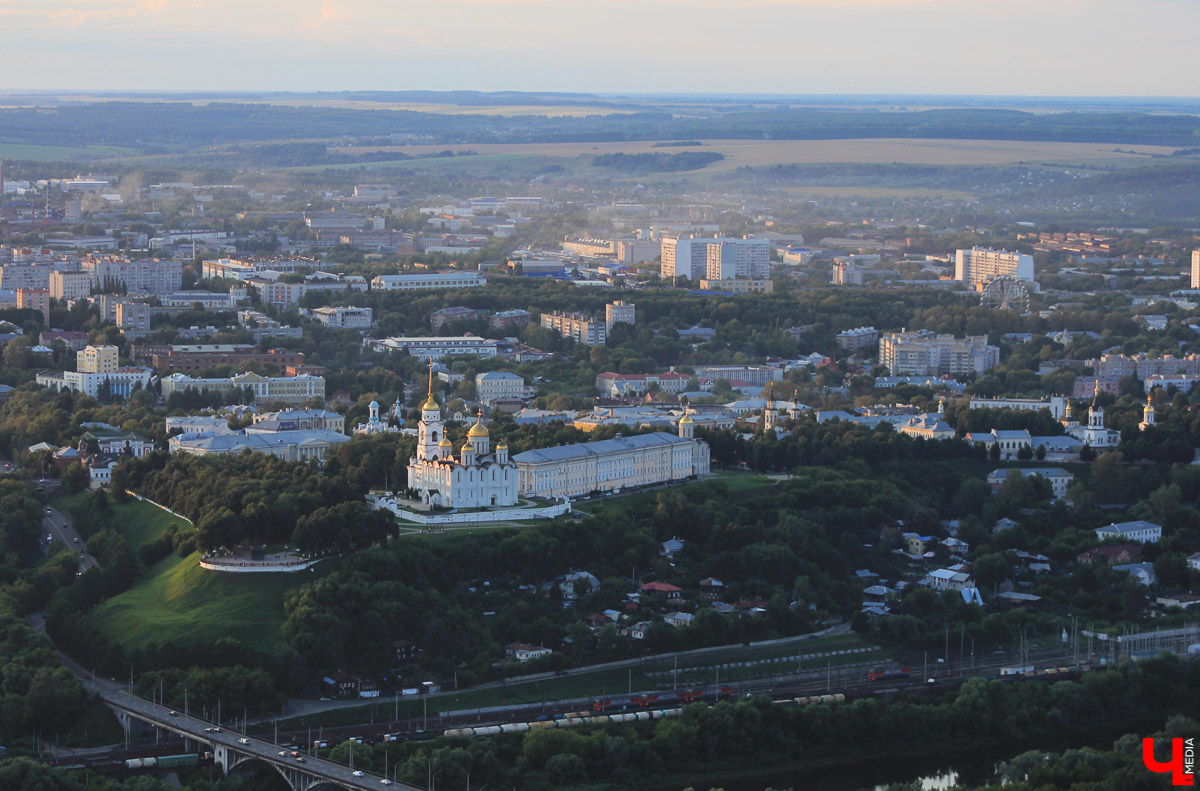 Корреспондент “Ключ-Медиа” пролетел на паралете над центром Владимира. И делится своим опытом.