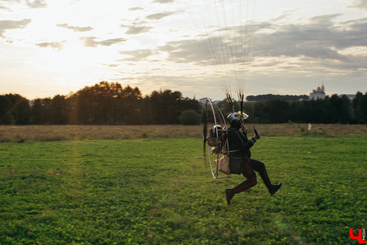 Корреспондент “Ключ-Медиа” пролетел на паралете над центром Владимира. И делится своим опытом.