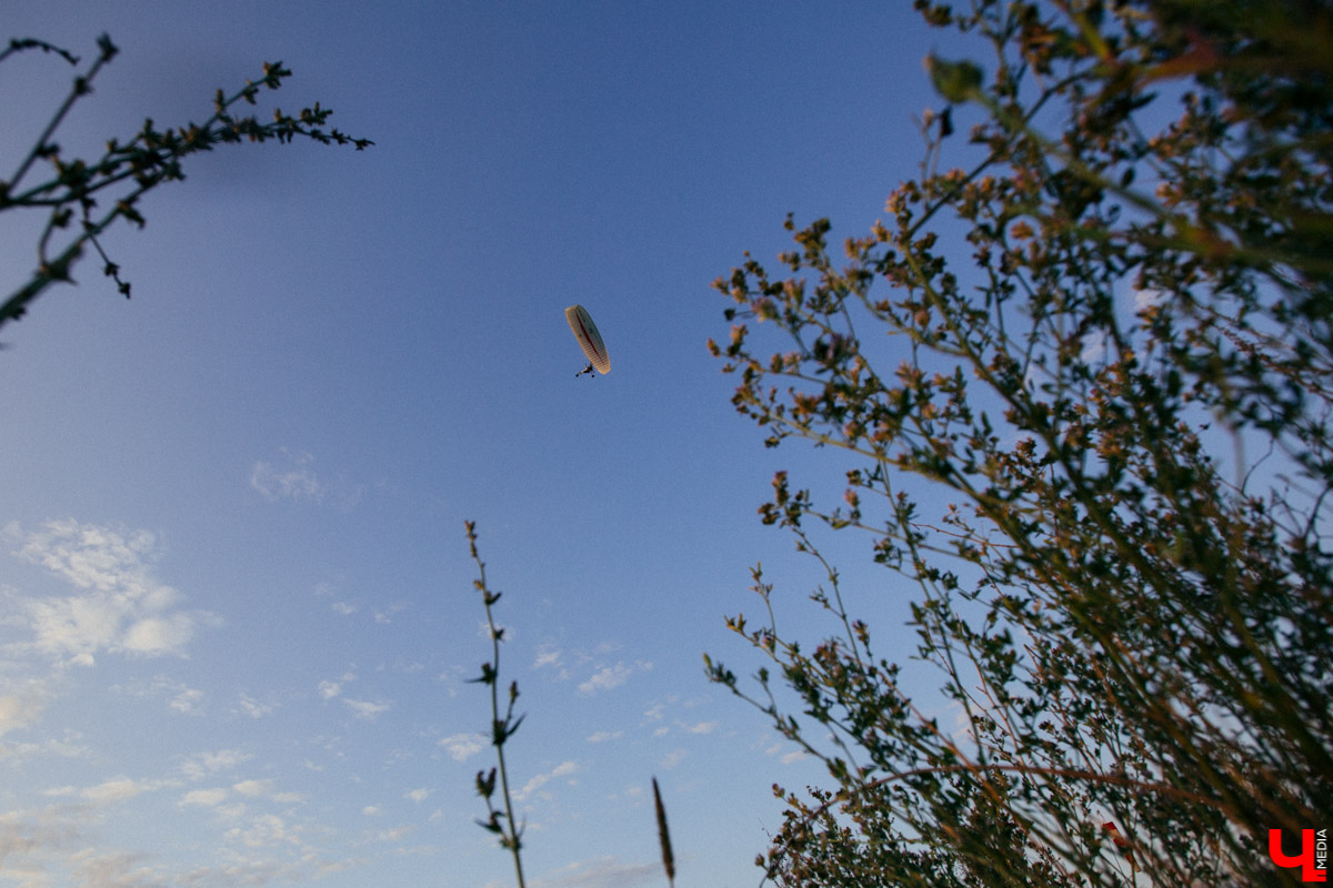 Корреспондент “Ключ-Медиа” пролетел на паралете над центром Владимира. И делится своим опытом.