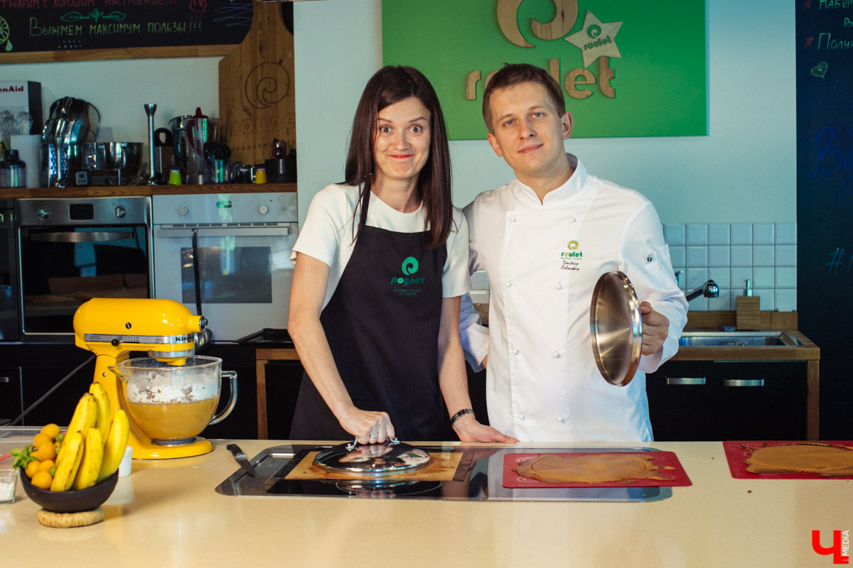 Семья Орловских испекла “Медовик” с владимирским крыжовником и экобананами из Эквадора.