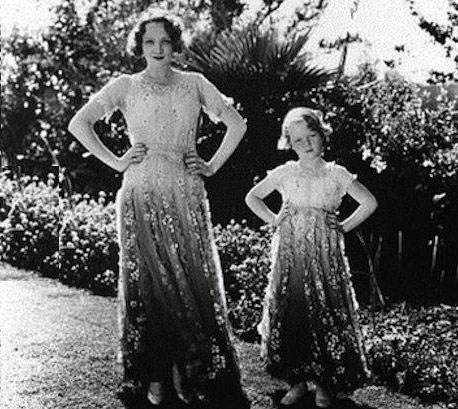 Как оказалось, в нашем городе живут женщины, которые выбрали Family look элементом для собственной реализации, творчества и даже бизнеса. Мы с удовольствием поговорили с ними об этом.